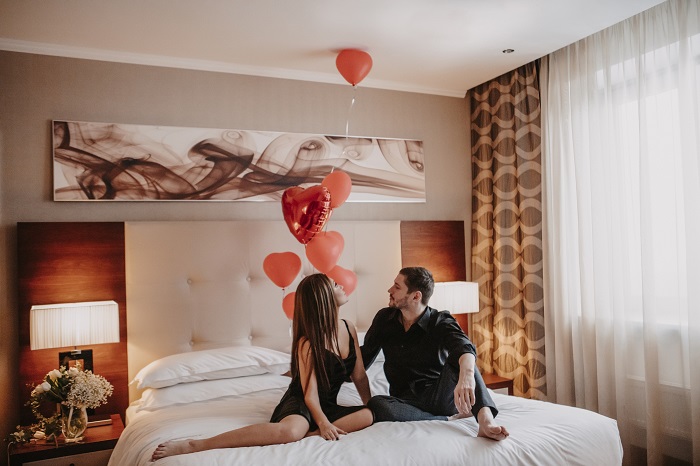 Романтическая перезагрузка в отеле Sheraton Skypoint Luxe на День Всех Влюбленных